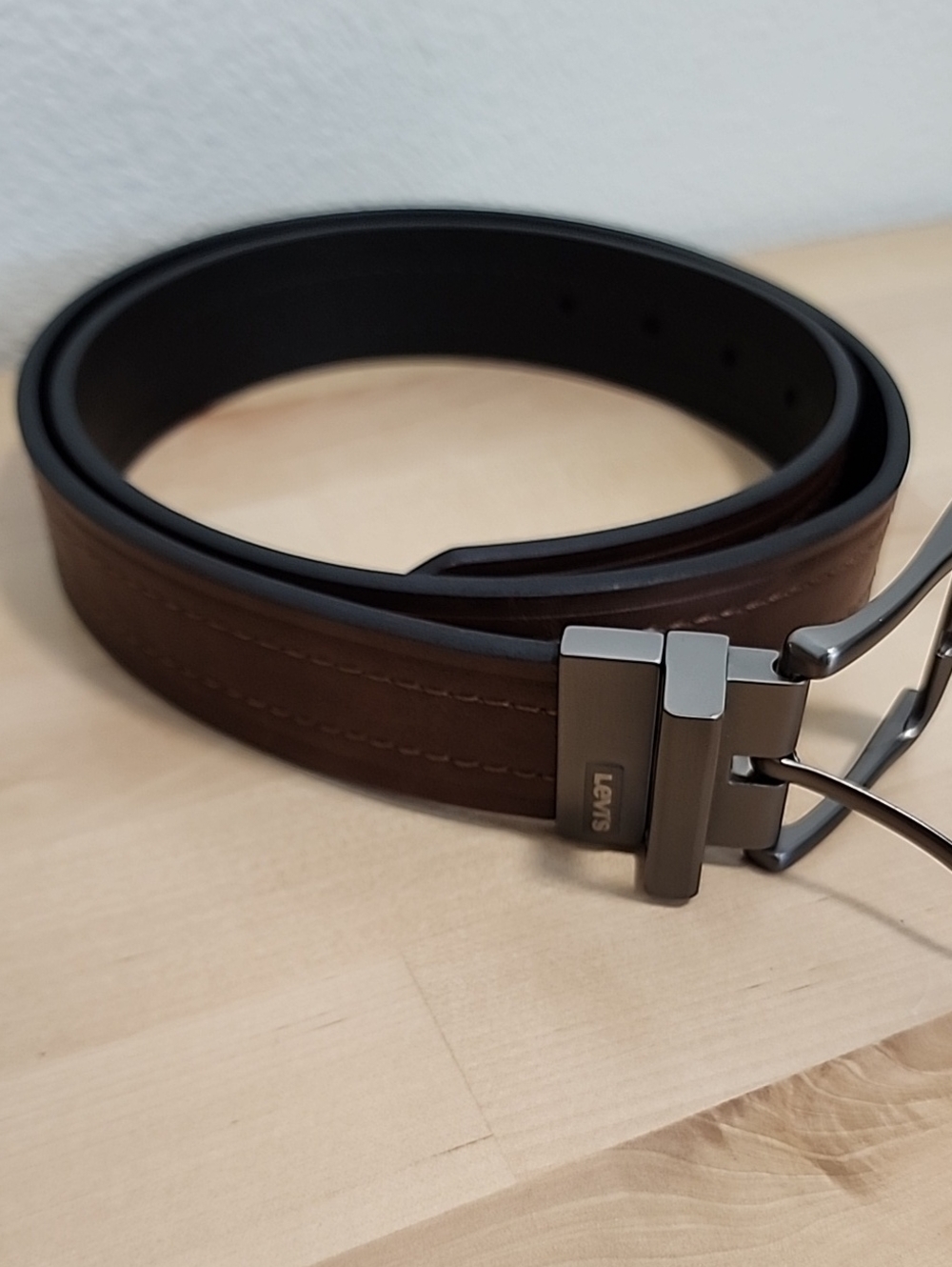 Levi's Brown Leather Belt with Metal Buckle. L 38-40